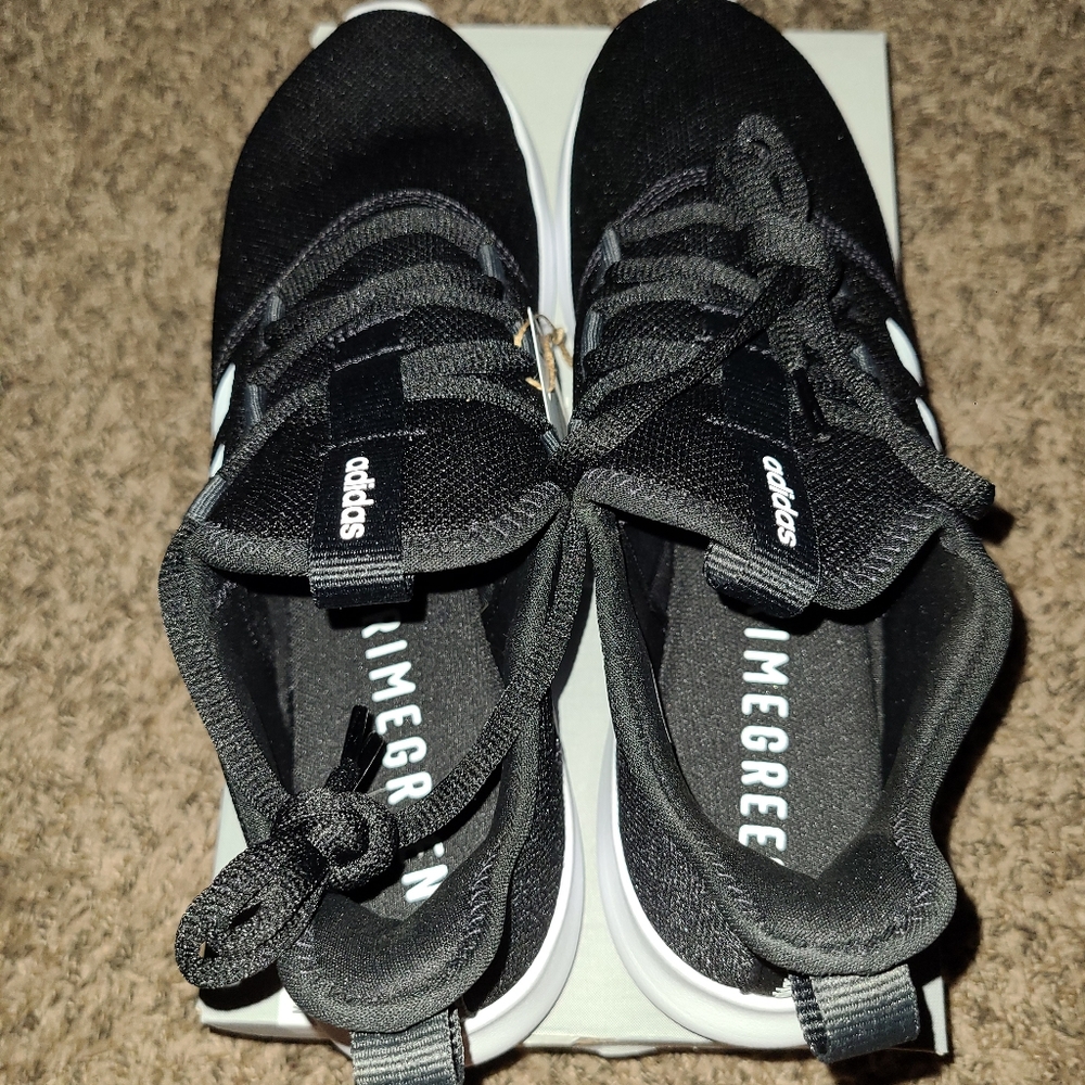 Brand new unisex Adidas size 11 Cloudfoam 2.0 Pure shoes